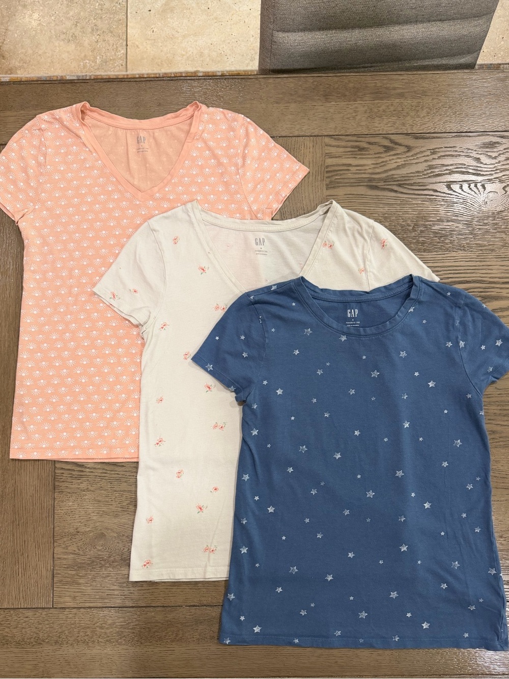 GAP Women's Short Sleeve Star, Floral, & Suns Tees - Blue, Cream, Peach - S & M